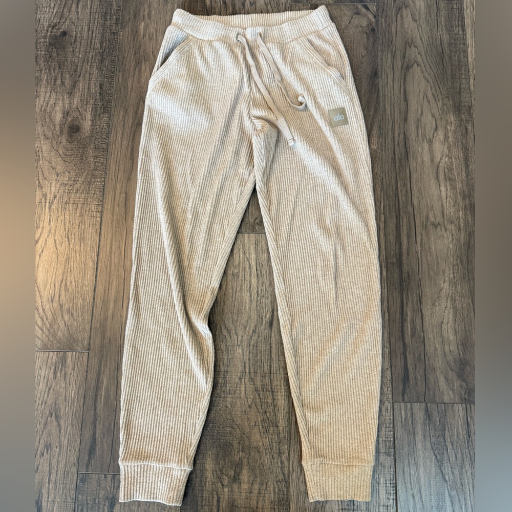 ALO Yoga Cream Ribbed Joggers